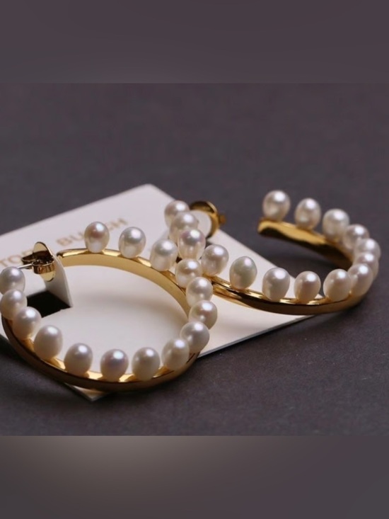 Tory Burch Jewelry - Tory Burch Gold Hoop Earrings with White Pearls